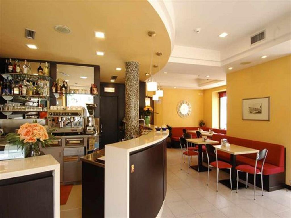 Hotel Alberello Riva del Garda Exterior photo