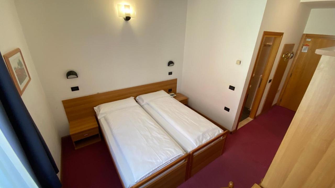 Hotel Alberello Riva del Garda Exterior photo