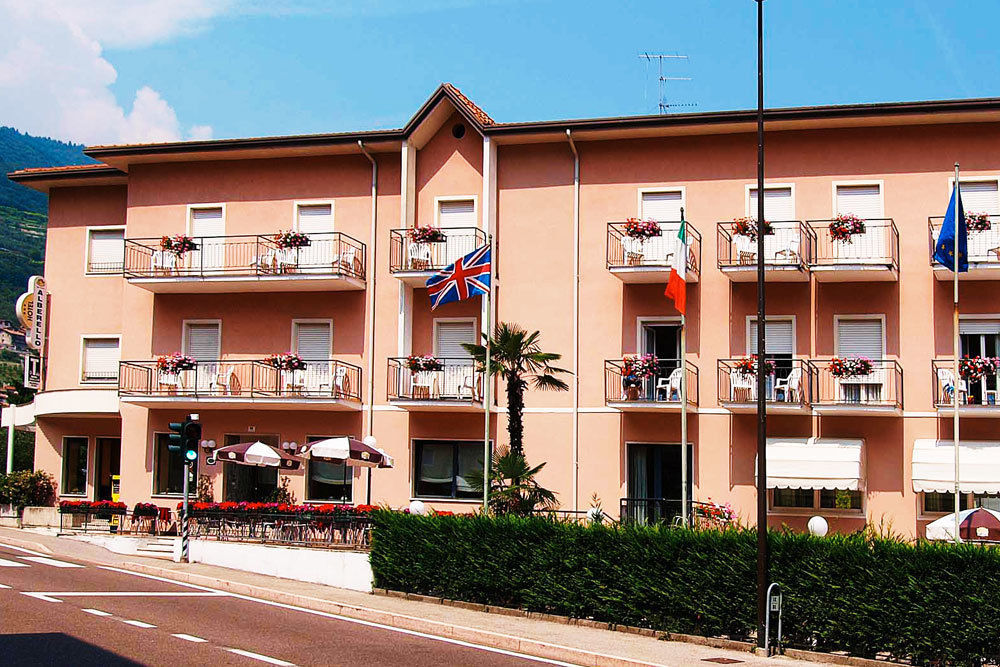 Hotel Alberello Riva del Garda Exterior photo