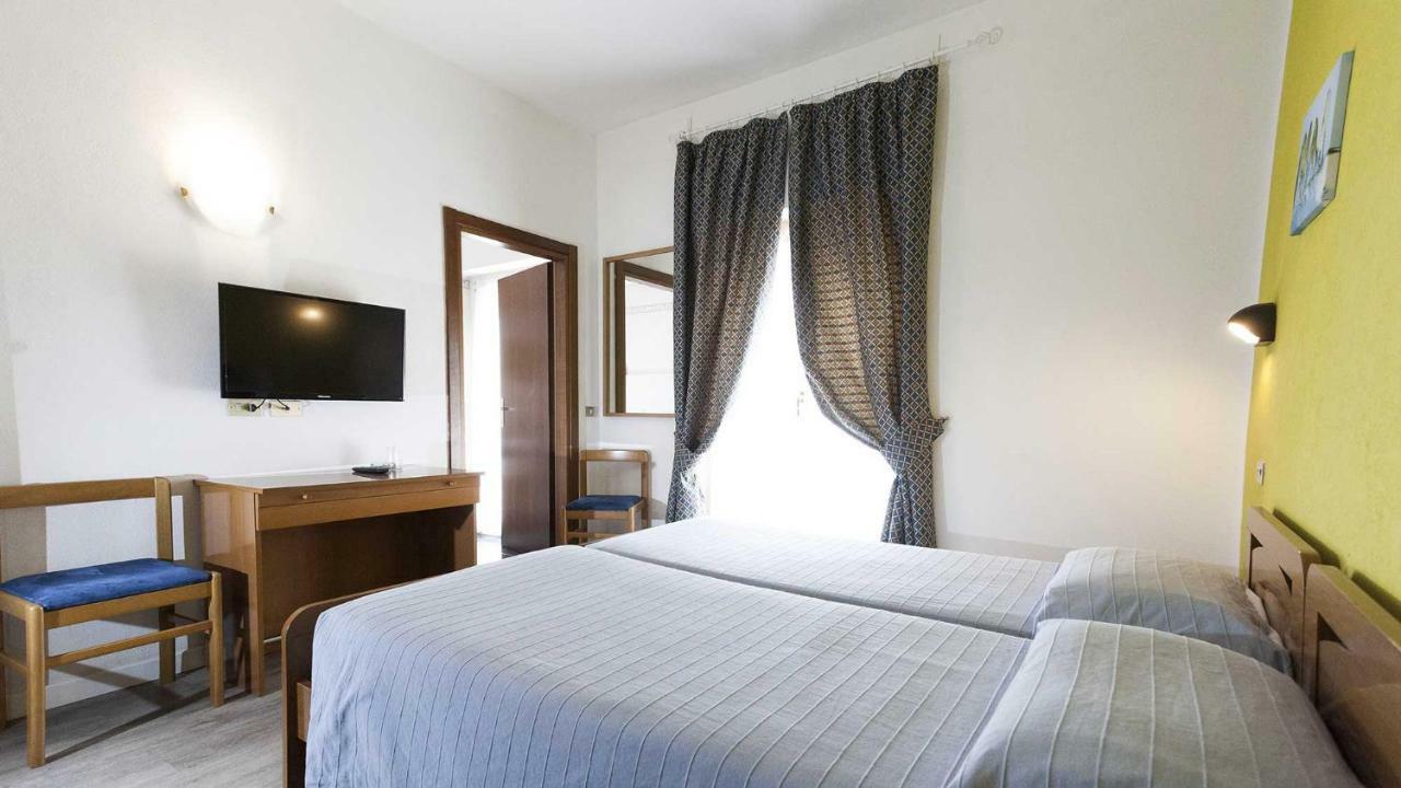 Hotel Alberello Riva del Garda Exterior photo