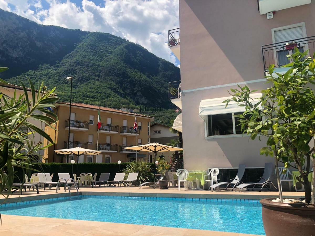 Hotel Alberello Riva del Garda Exterior photo