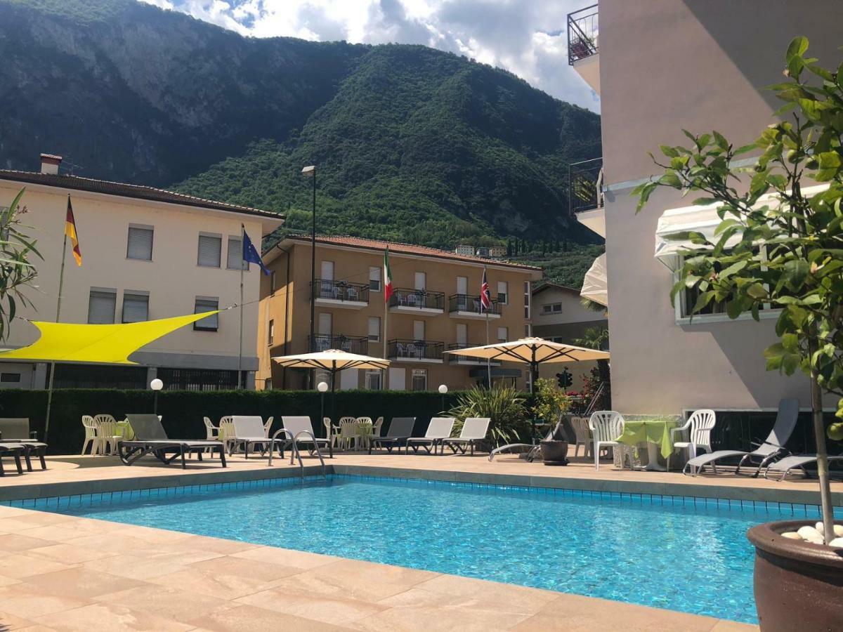 Hotel Alberello Riva del Garda Exterior photo