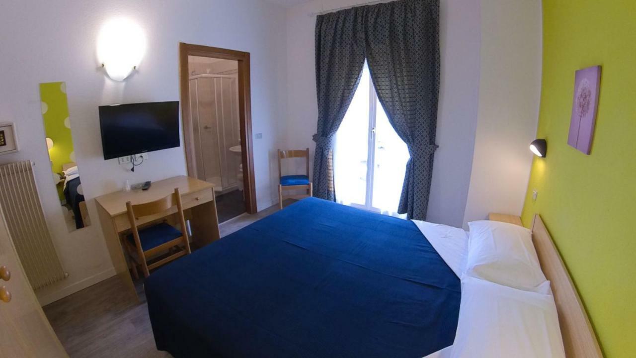 Hotel Alberello Riva del Garda Exterior photo